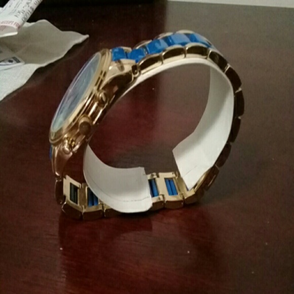 Watch - Picture 2 of 7